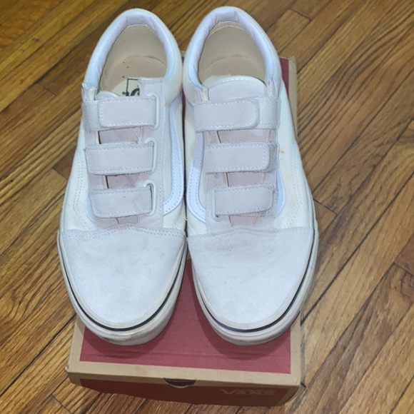 Vans - Picture 2 of 4